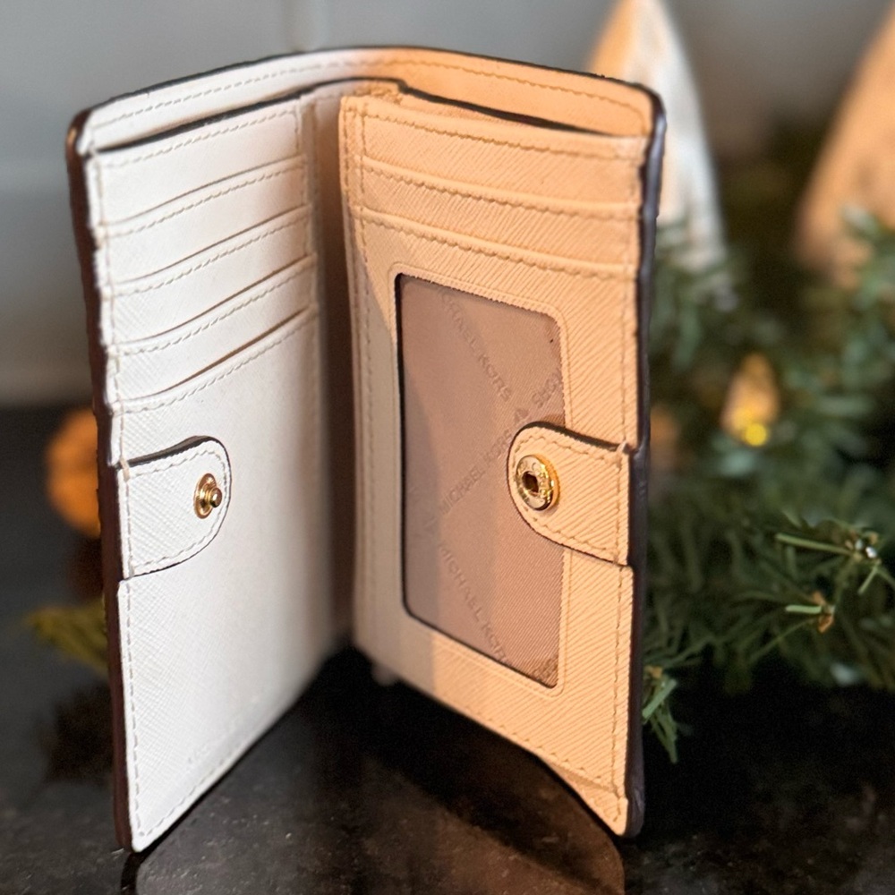 Michael Kors Bryant Coin Wallet - Creamy Off-White